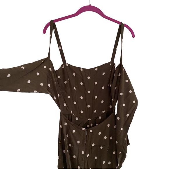 NWOT Anthropologie green jumpsuit with bow tie in the back - Picture 6 of 9